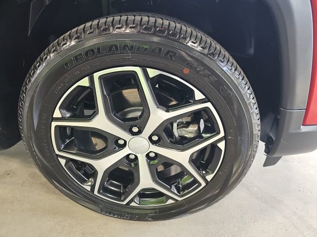 Certified 2024 Jeep Compass Limited image 4