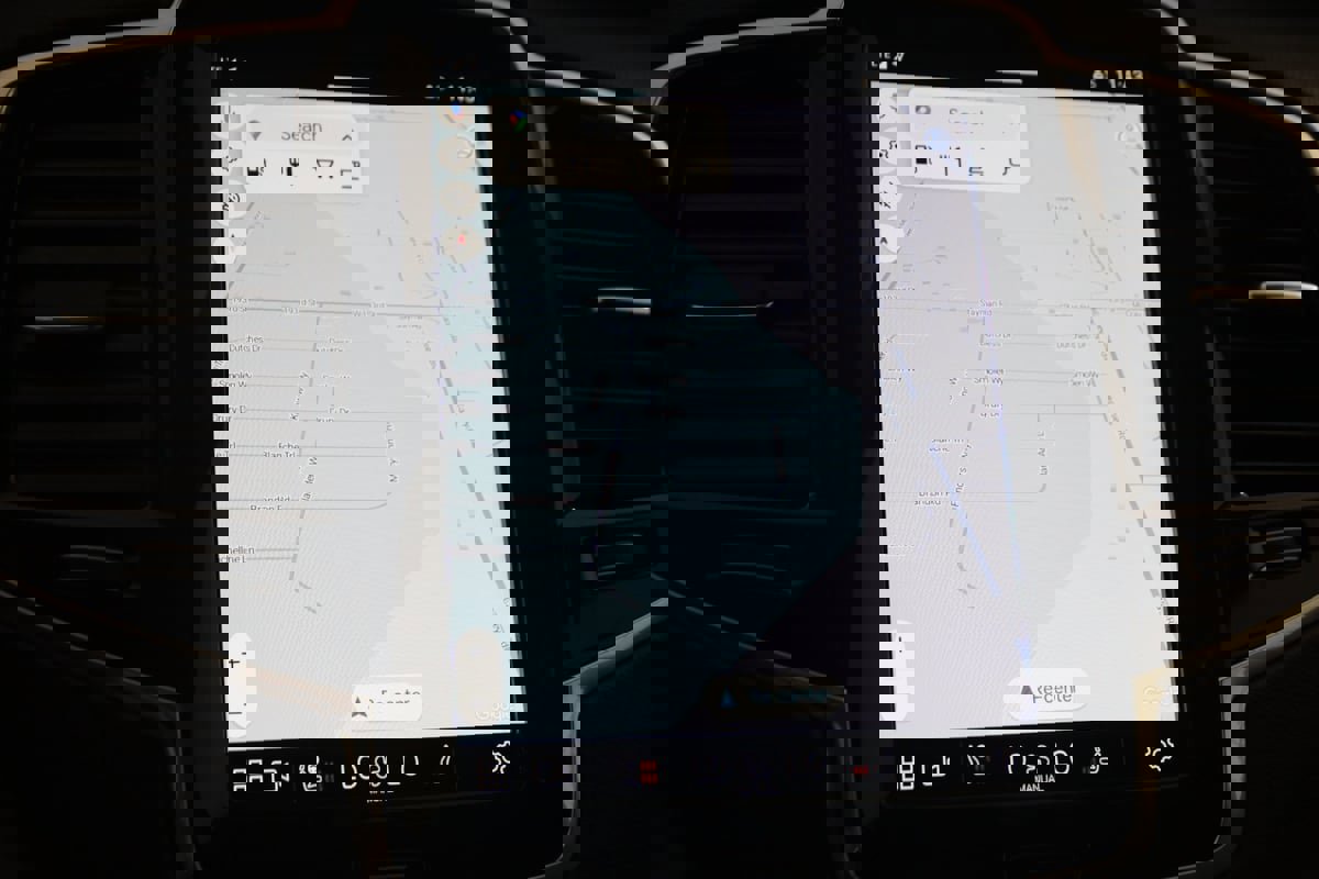 Used 2024 Volvo XC90 B5 Plus image 9