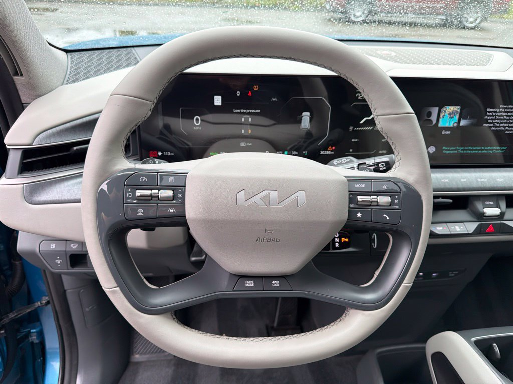 Certified 2024 Kia EV9 Wind AWD/4WD image 16