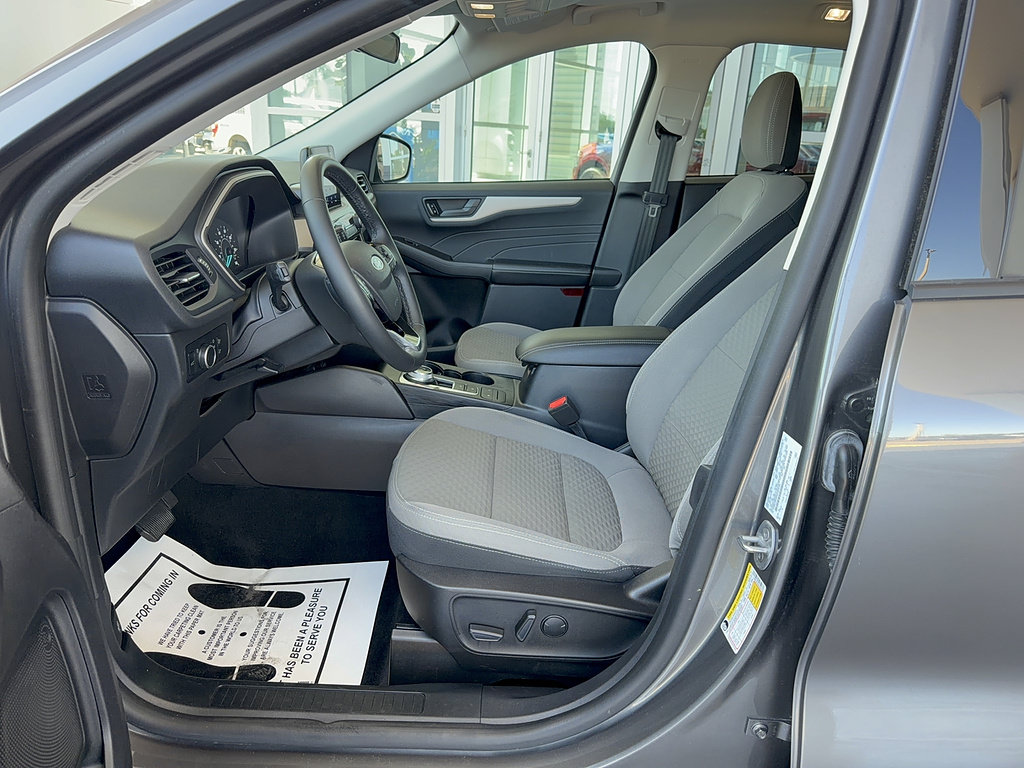 Certified 2022 Ford Escape SE w/ SE Sport Appearance Package AWD/4WD image 12