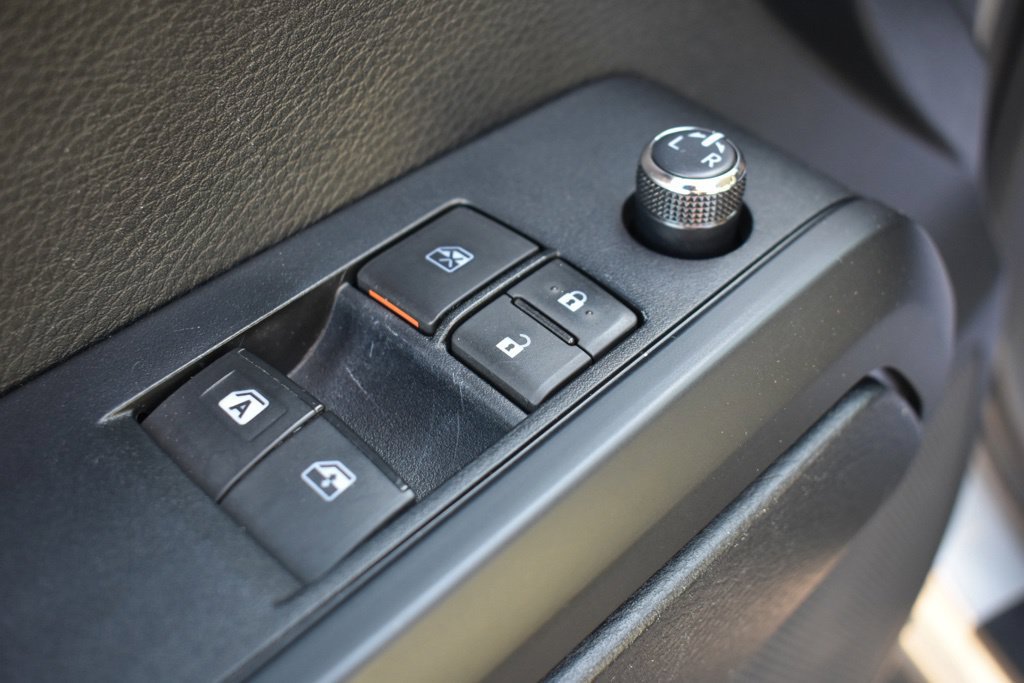 Used 2018 Toyota Tacoma SR AWD/4WD image 8