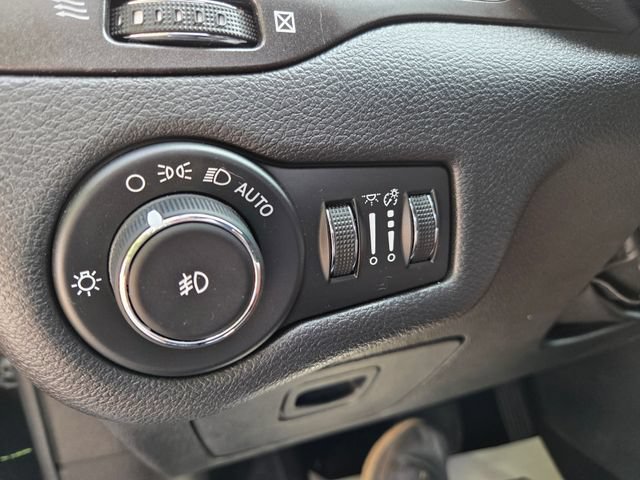 Used 2020 Jeep Cherokee Trailhawk w/ Cold Weather Group AWD/4WD image 20