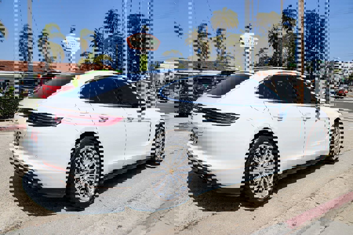 Used 2018 Porsche Panamera 4S image 6