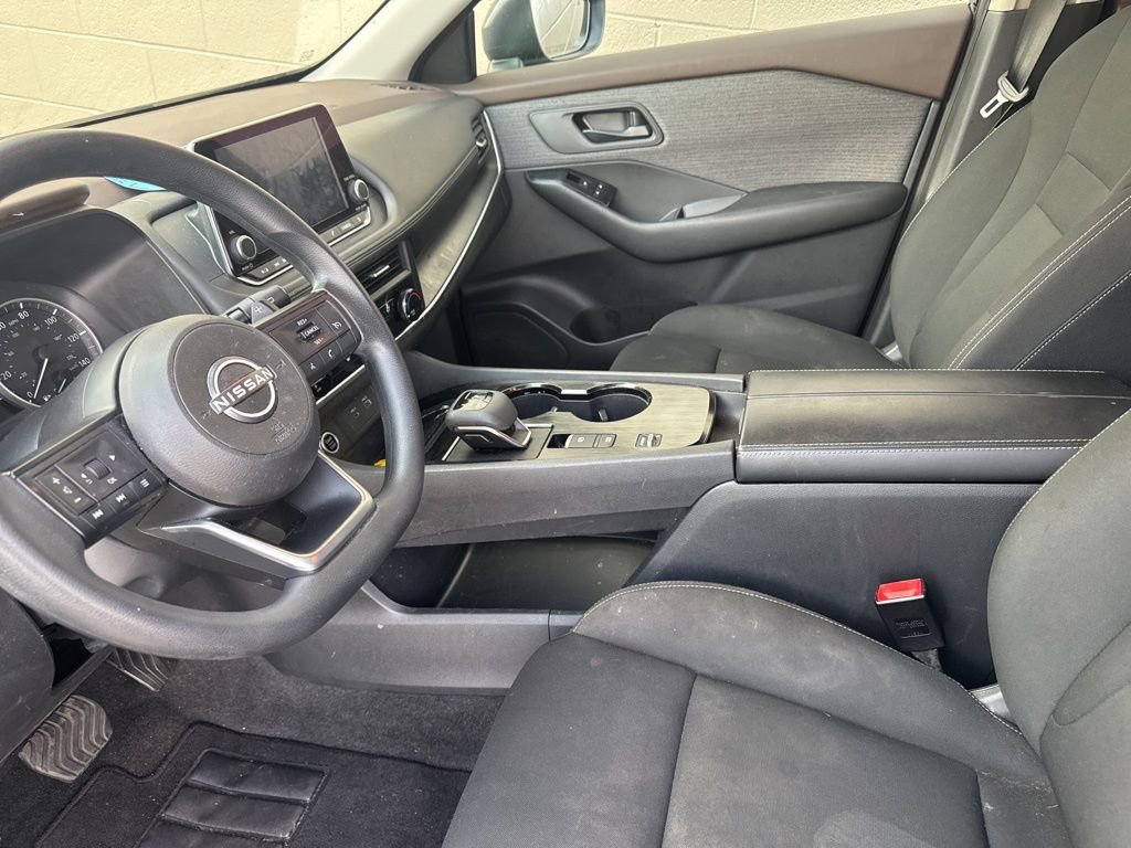 Used 2023 Nissan Rogue S image 2