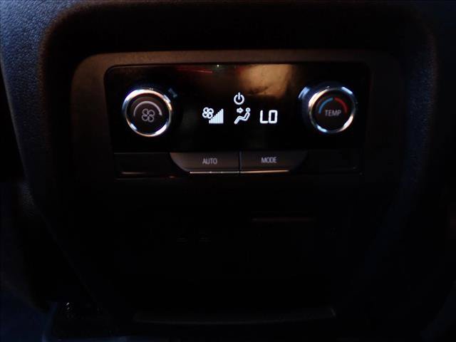 Used 2025 Chevrolet Traverse LT w/ Driver Confidence Package AWD/4WD image 11