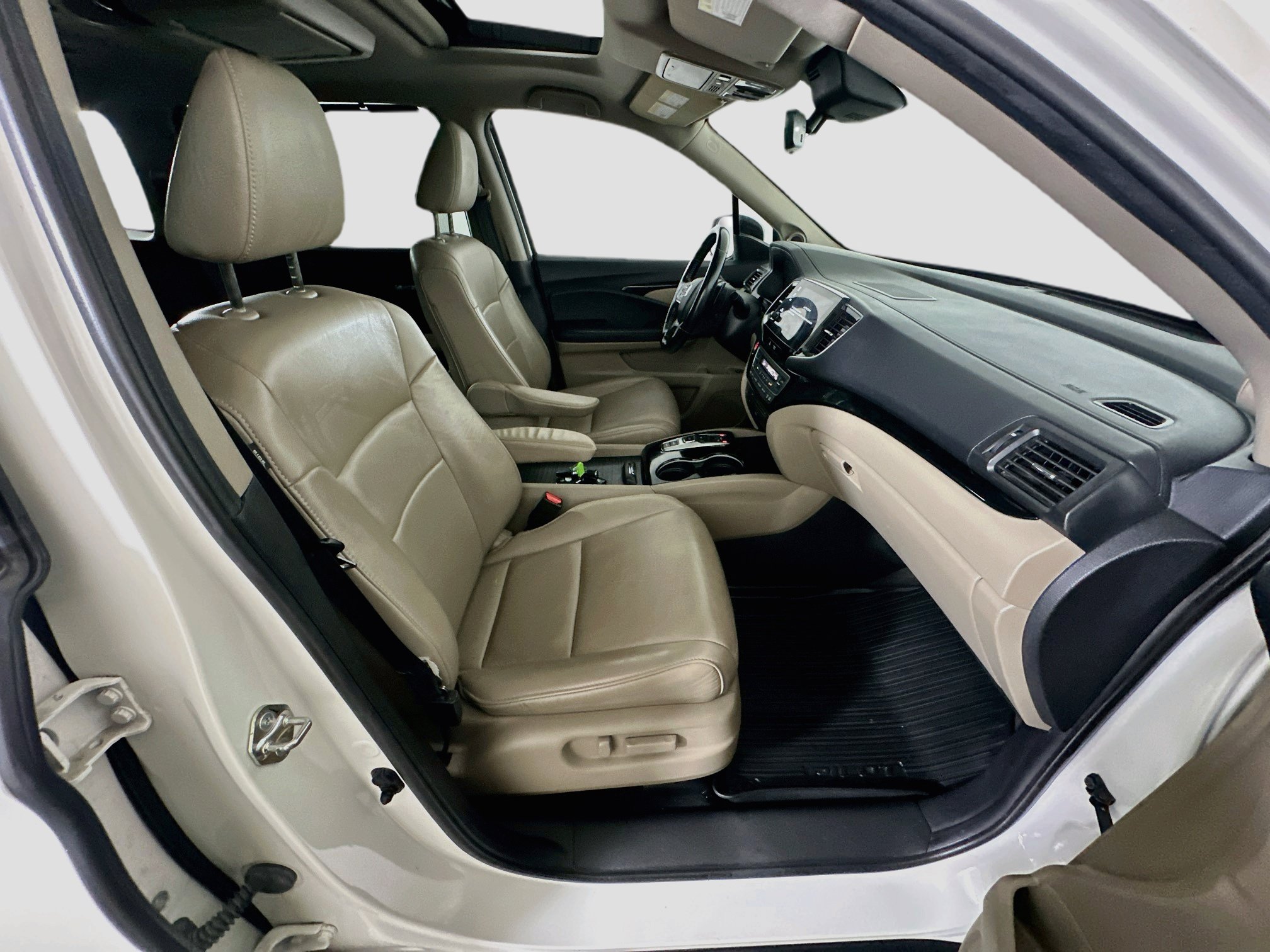Used 2019 Honda Pilot Touring image 30