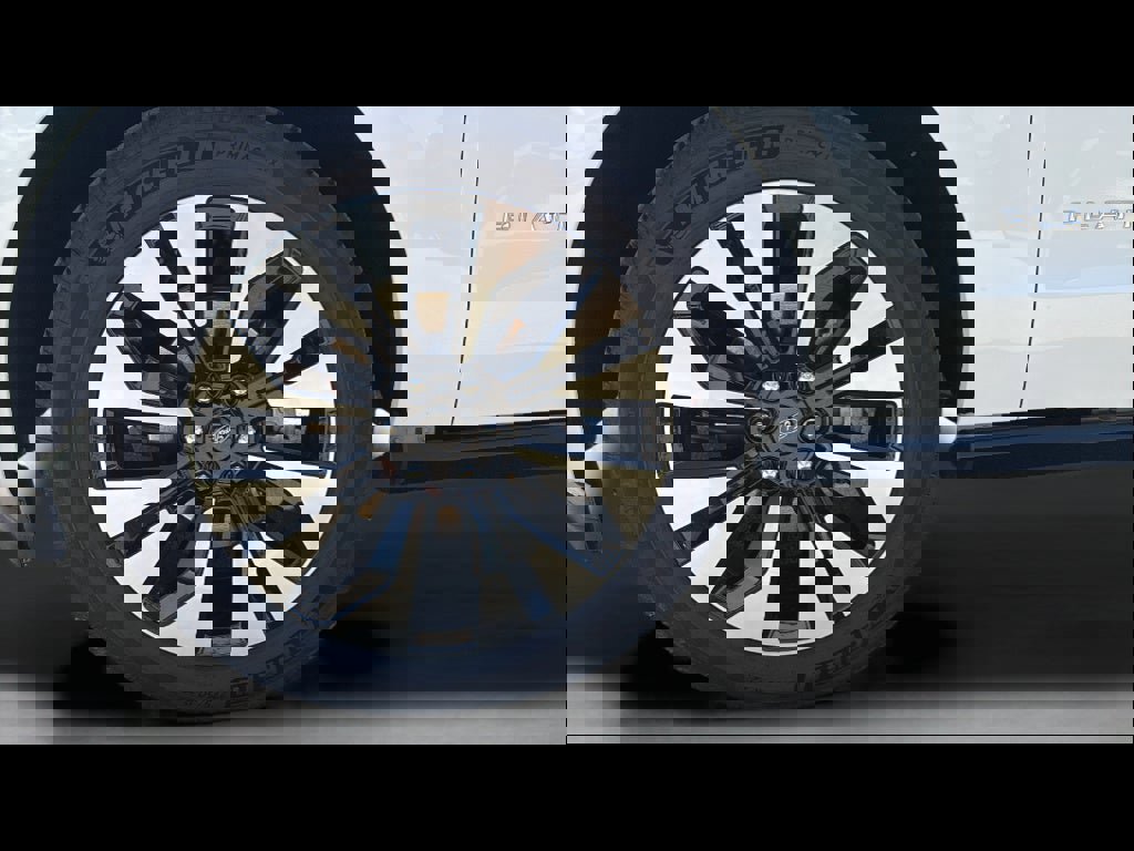 Used 2025 Ford Expedition Max Platinum w/ Driver's Package AWD/4WD image 30