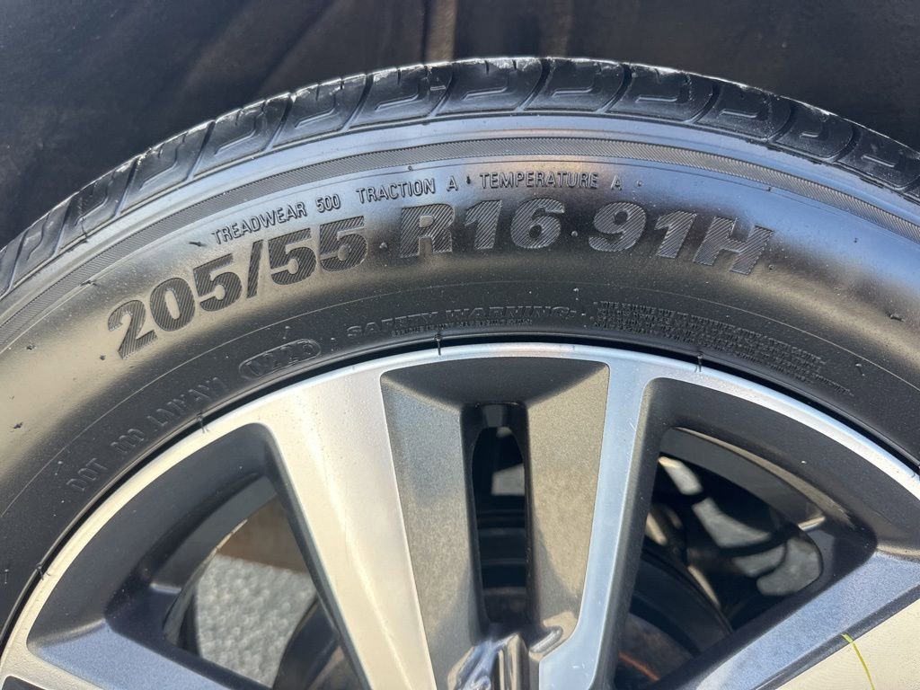 Used 2025 Nissan Versa SV image 28