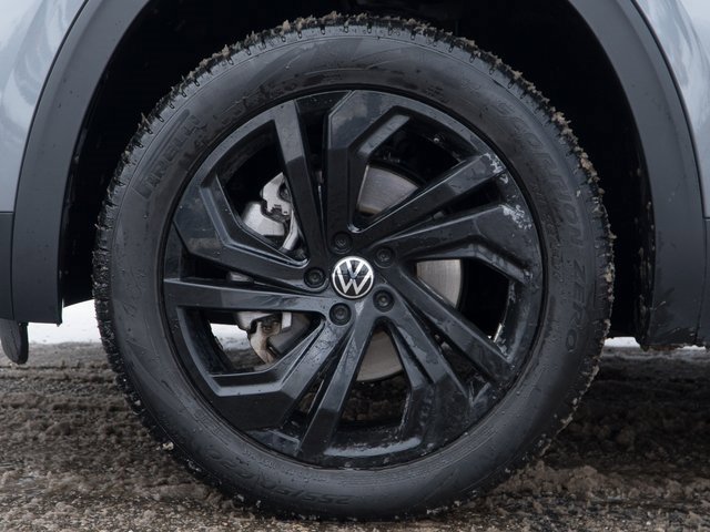 Used 2023 Volkswagen Atlas SE w/ Black Wheel Package image 12