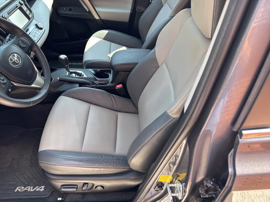 Used 2015 Toyota RAV4 Limited image 19