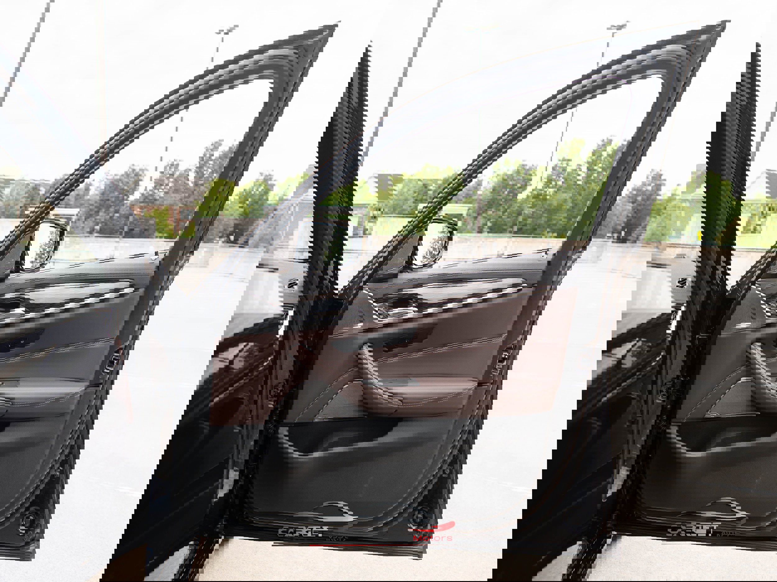 Used 2021 BMW M550i xDrive w/ Premium Package image 46