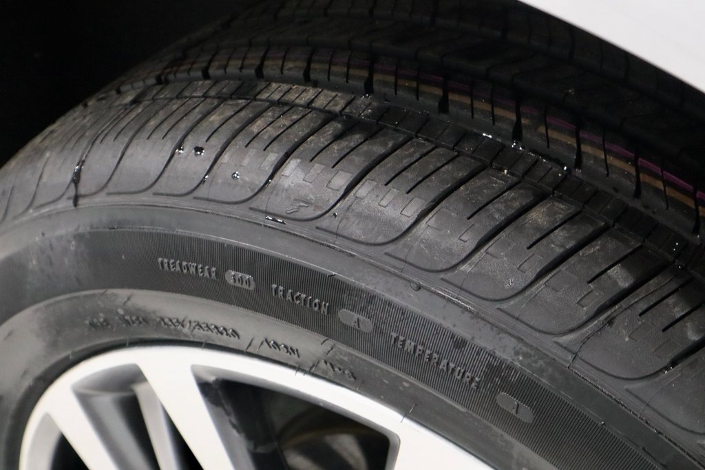 Used 2017 Cadillac XT5 Premium Luxury w/ LPO, Wheel Lock Package image 21