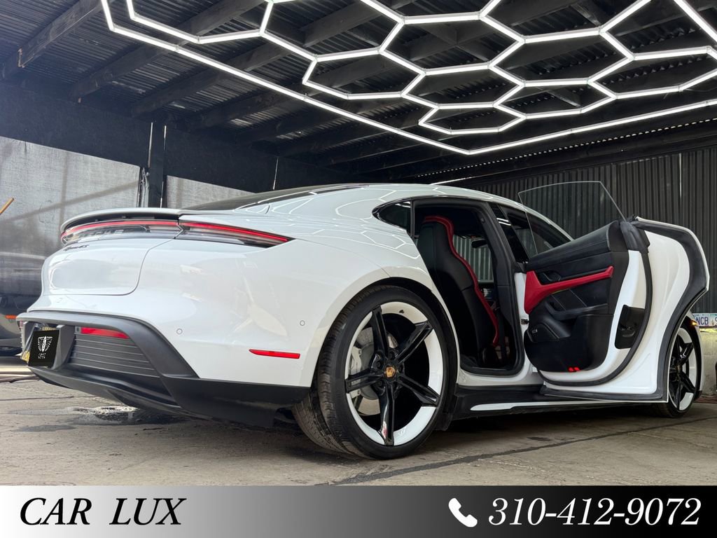 Used 2020 Porsche Taycan 4S image 33