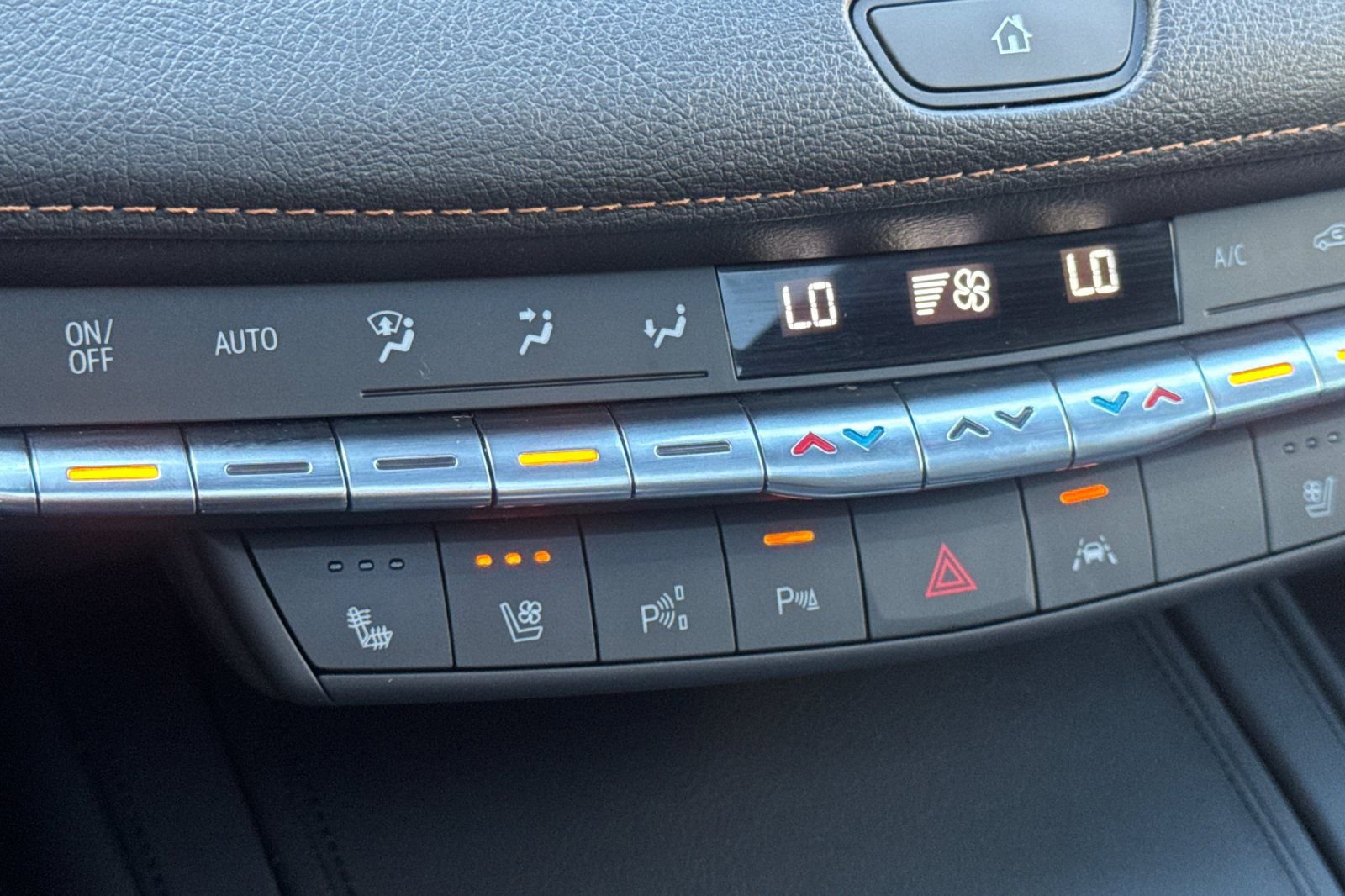 Used 2022 Cadillac XT4 Sport AWD/4WD image 26