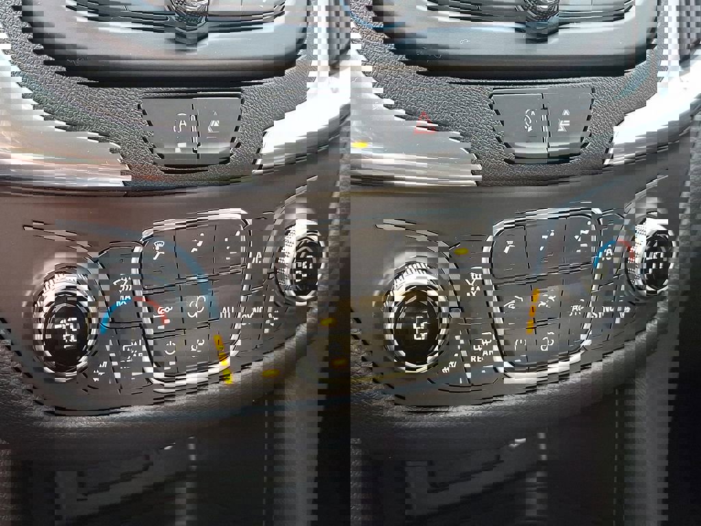 Used 2023 Chevrolet Equinox LT image 21