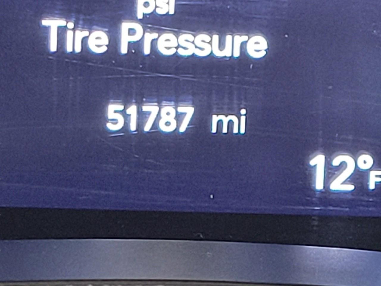 Used 2025 Chrysler Pacifica Select image 4