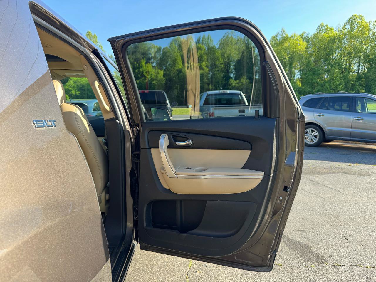 Used 2012 GMC Acadia SLT AWD/4WD image 16