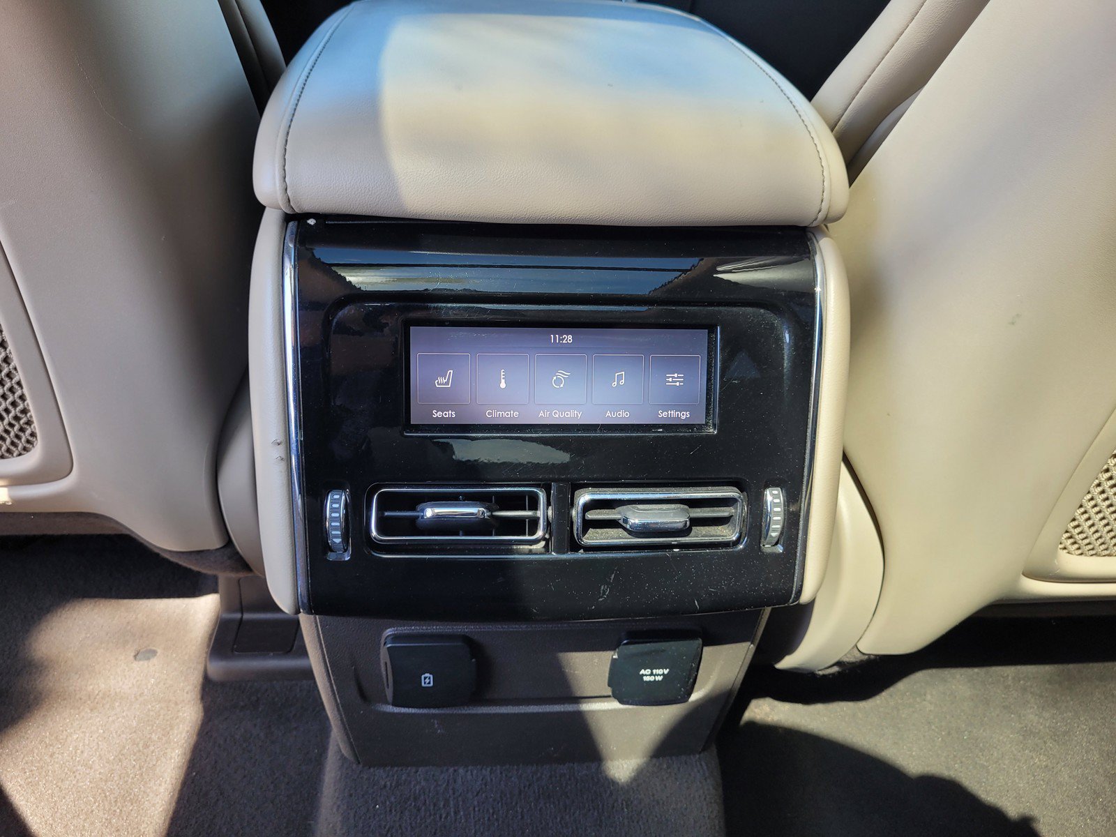 Used 2023 Lincoln Aviator Reserve w/ Equipment Group 201A RWD image 16