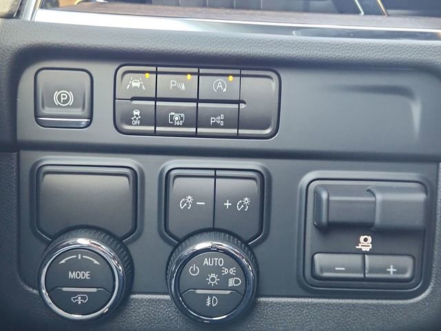 Used 2025 Chevrolet Tahoe High Country image 18