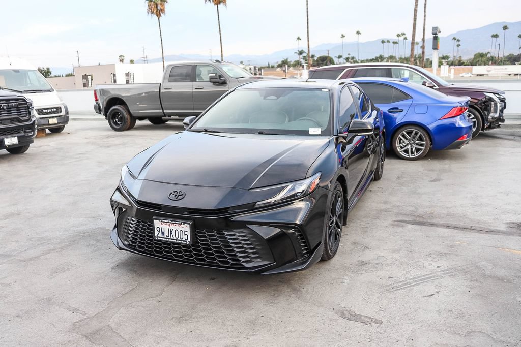 Used 2026 Toyota Camry SE w/ Convenience Package FWD image 4