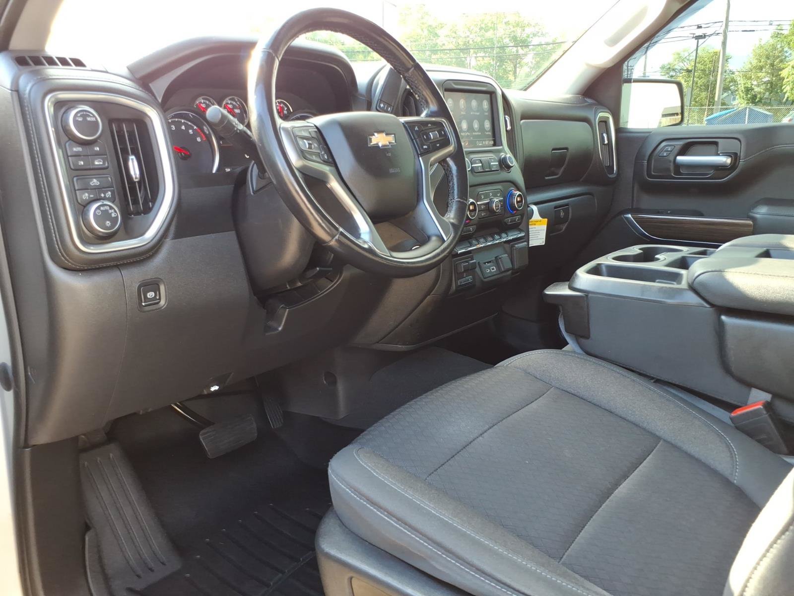Certified 2021 Chevrolet Silverado 1500 LT w/ Convenience Package II AWD/4WD image 13