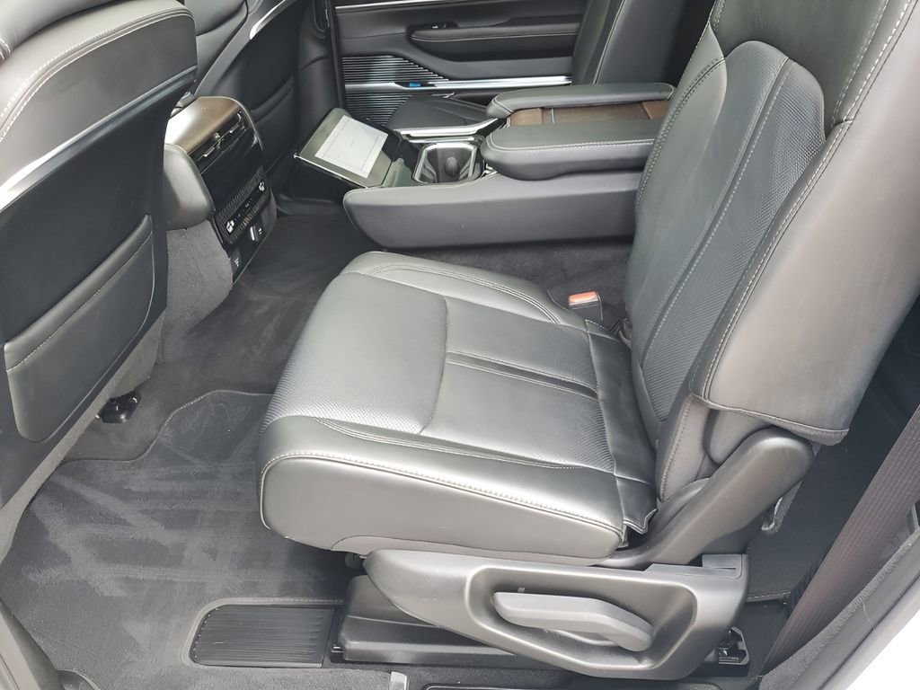 Used 2023 Jeep Grand Wagoneer 4WD image 21