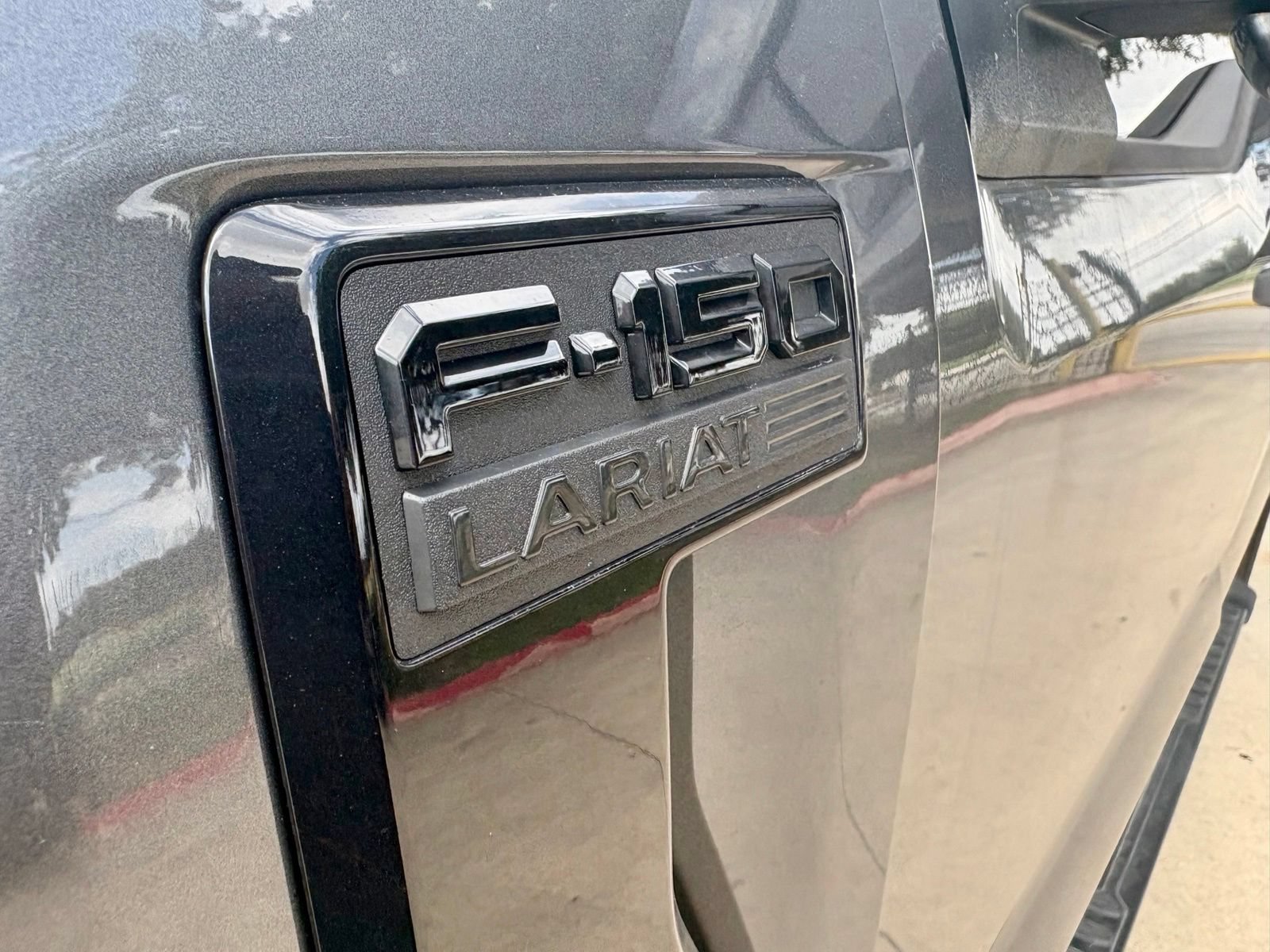 Used 2025 Ford F150 Lariat w/ Equipment Group 501A Mid AWD/4WD image 8