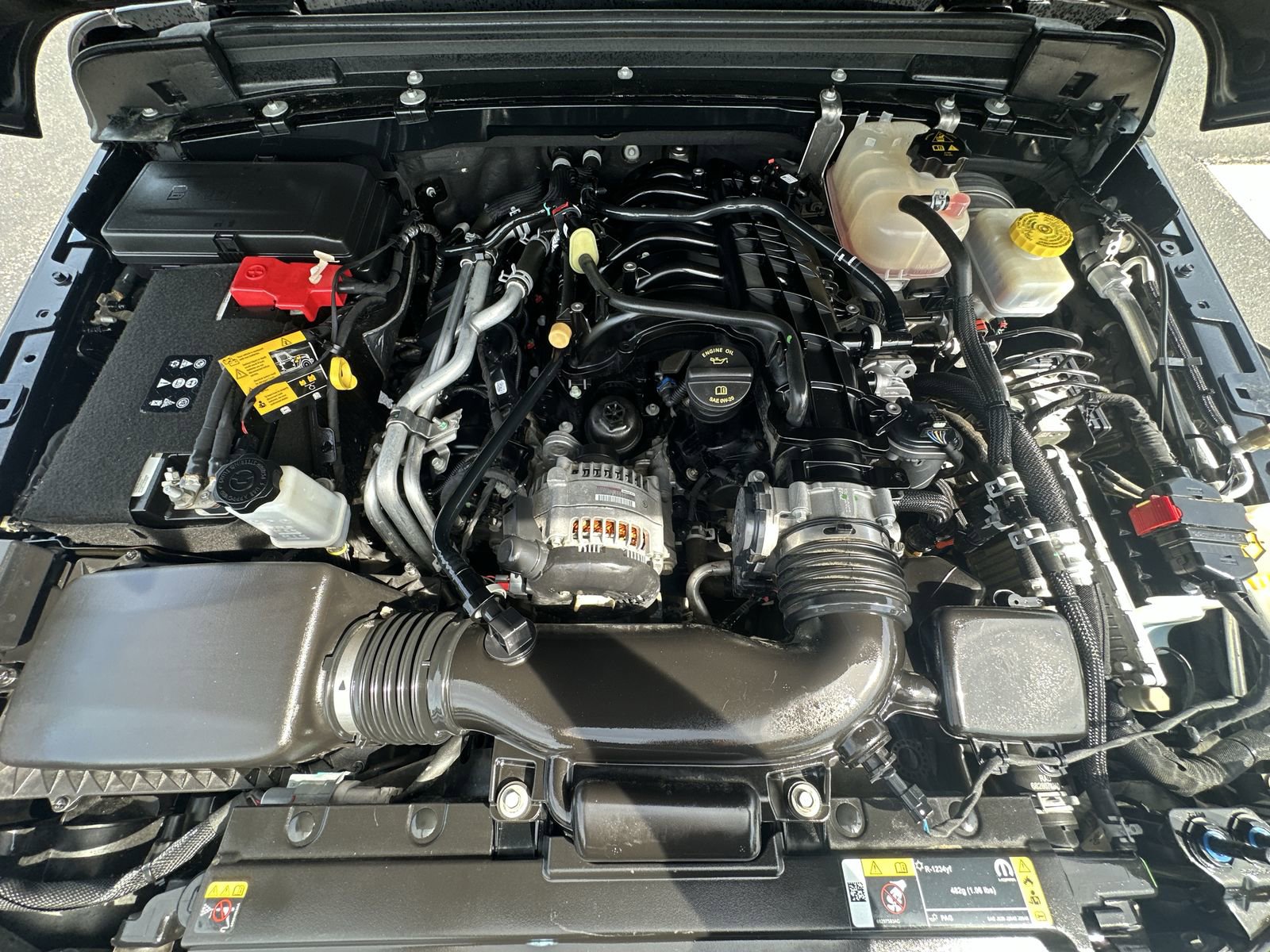 Used 2022 Jeep Wrangler Unlimited Sahara AWD/4WD image 33