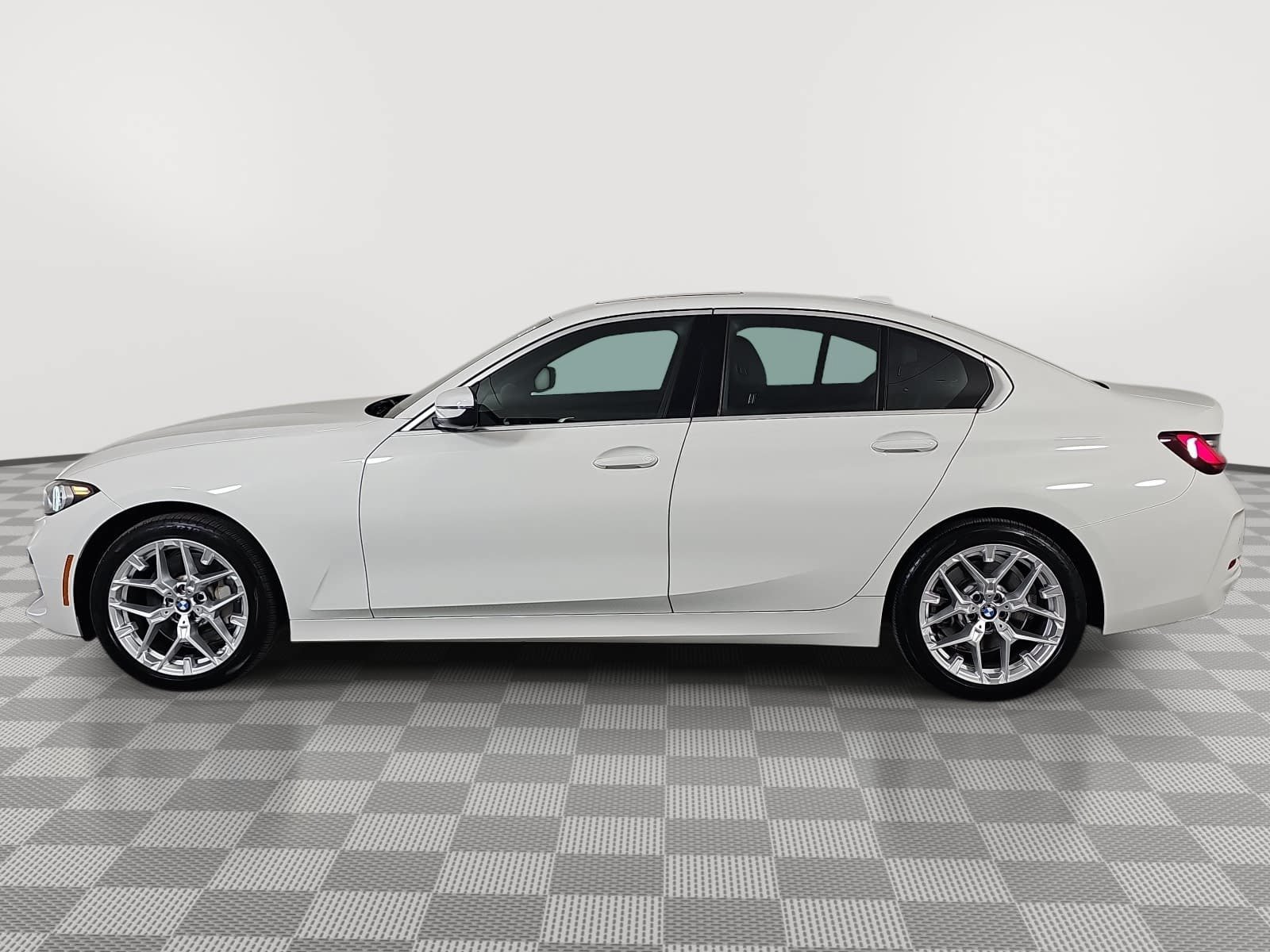 Used 2026 BMW 330i xDrive Sedan AWD/4WD image 5