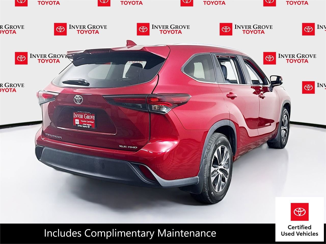 Certified 2025 Toyota Highlander XLE image 6