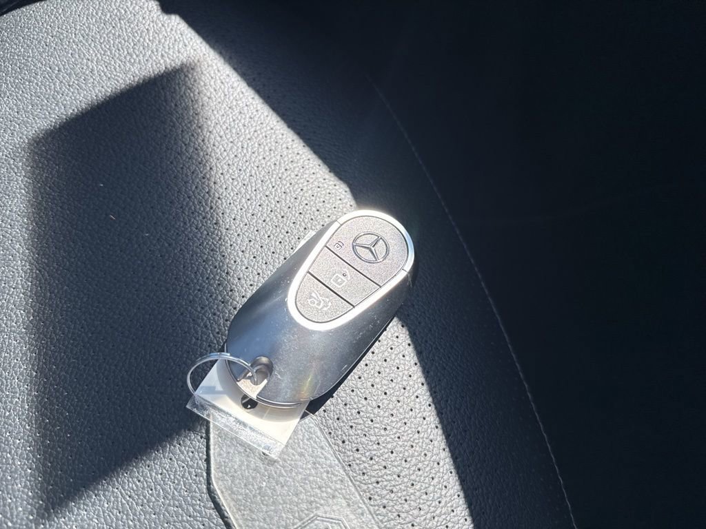 Used 2023 Mercedes-Benz GLC 300 4MATIC image 38