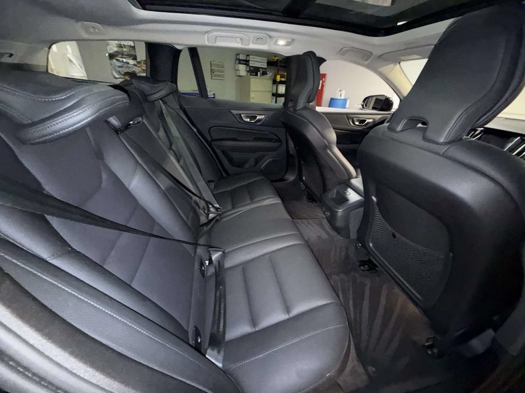 Used 2024 Volvo V60 B5 Cross Country Plus AWD/4WD image 16