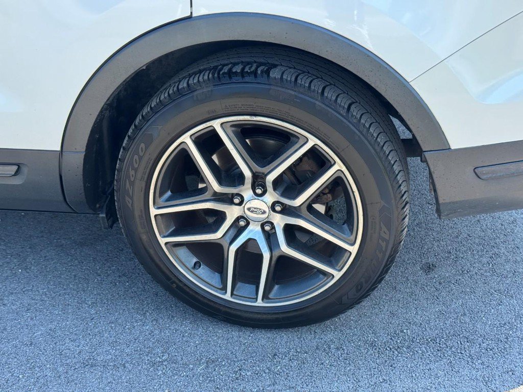 Used 2019 Ford Explorer Sport AWD/4WD image 9