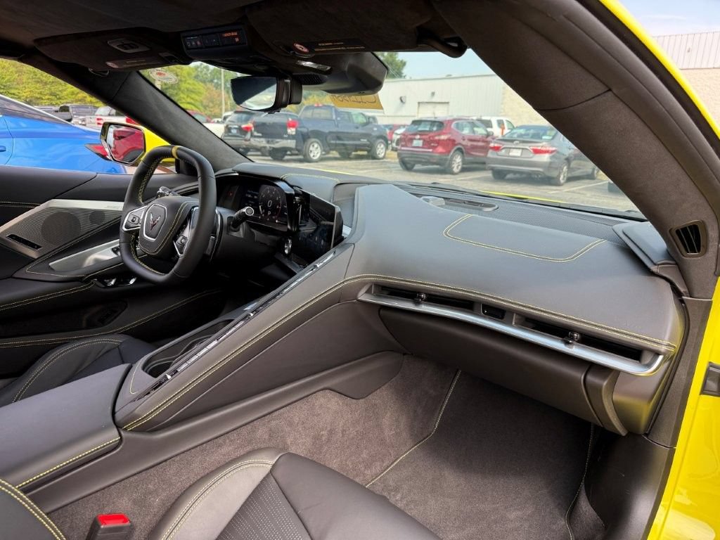 Used 2024 Chevrolet Corvette Stingray Premium Conv w/ Z51 Performance Package RWD image 22