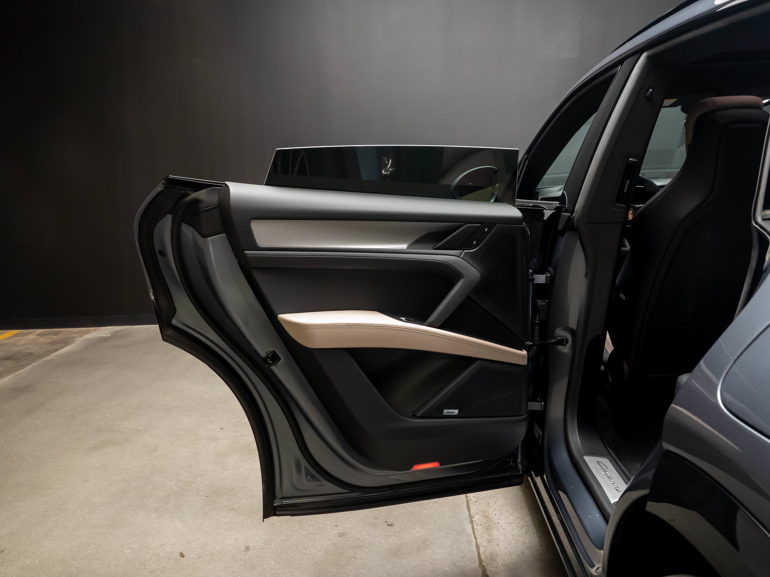 New 2026 Porsche Cayenne Electric AWD/4WD image 31