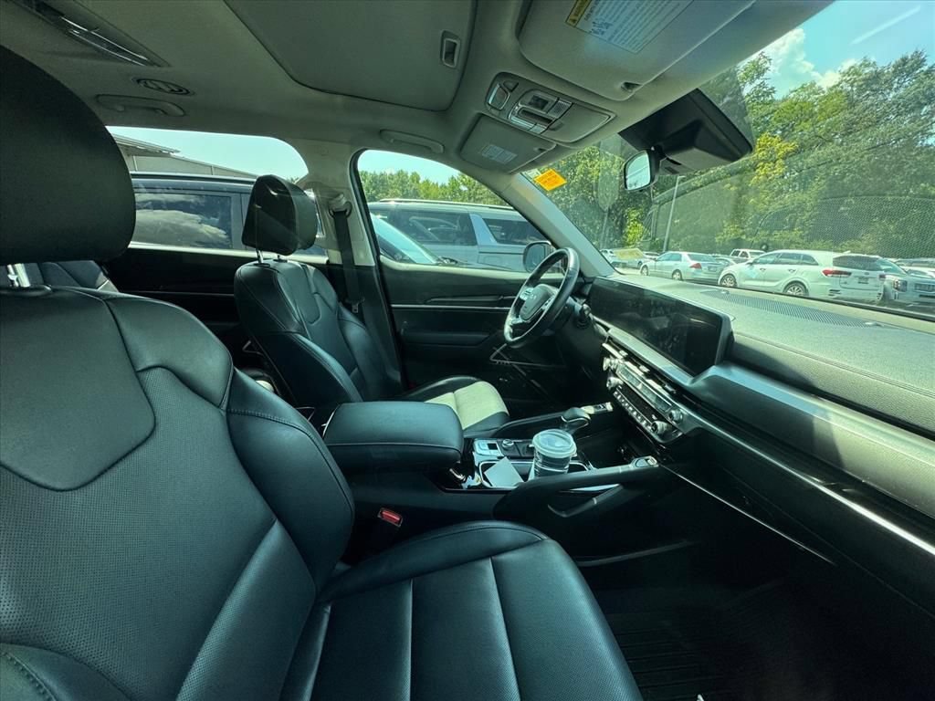 Certified 2023 Kia Telluride S w/ S Sunroof Package FWD image 3