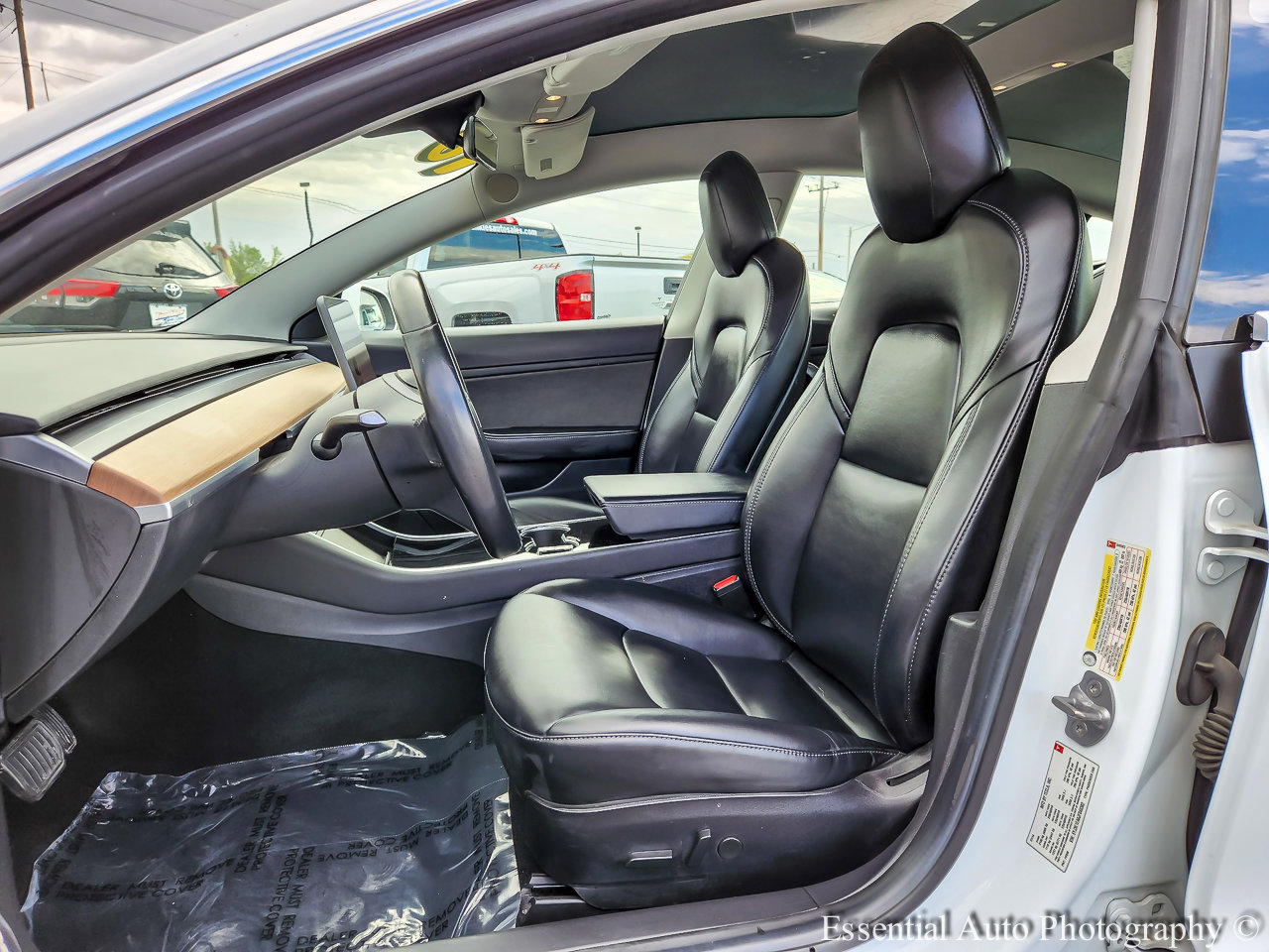 Used 2018 Tesla Model 3 Long Range RWD image 7