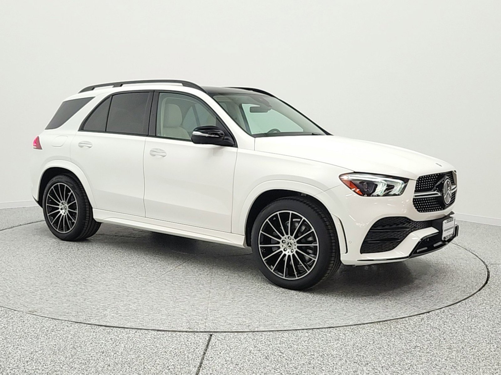 Used 2023 Mercedes-Benz GLE 450 4MATIC image 3