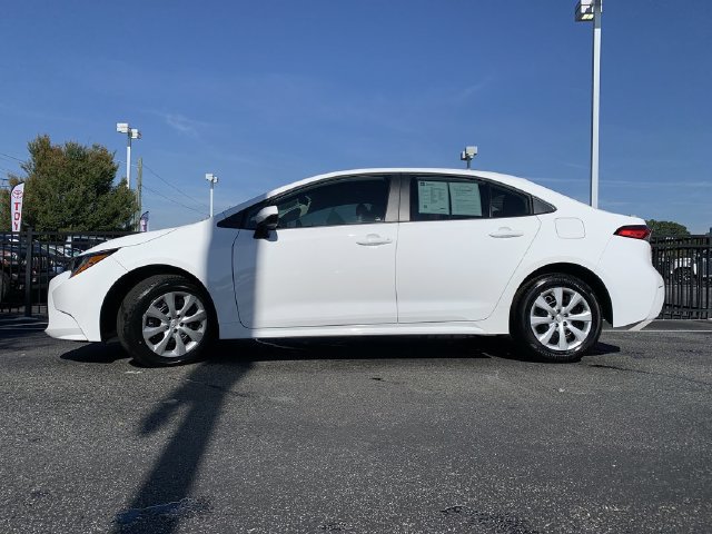 Used 2026 Toyota Corolla LE FWD image 5