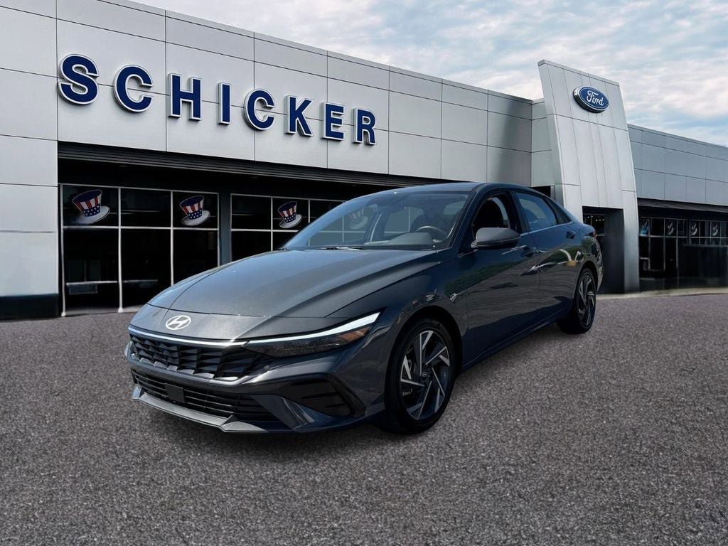 Used 2025 Hyundai Elantra Limited FWD image 4