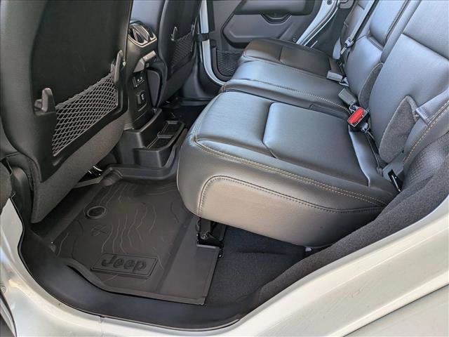 Used 2026 Jeep Wrangler Unlimited Sahara AWD/4WD image 16