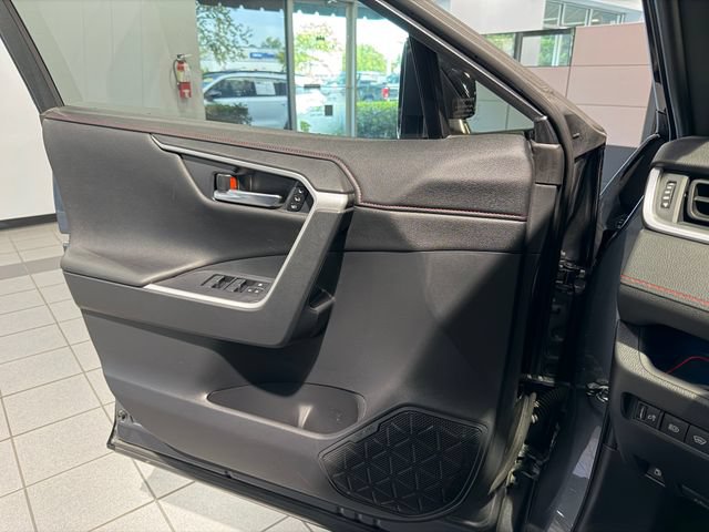 Used 2025 Toyota RAV4 XSE w/ Premium Package AWD/4WD image 27
