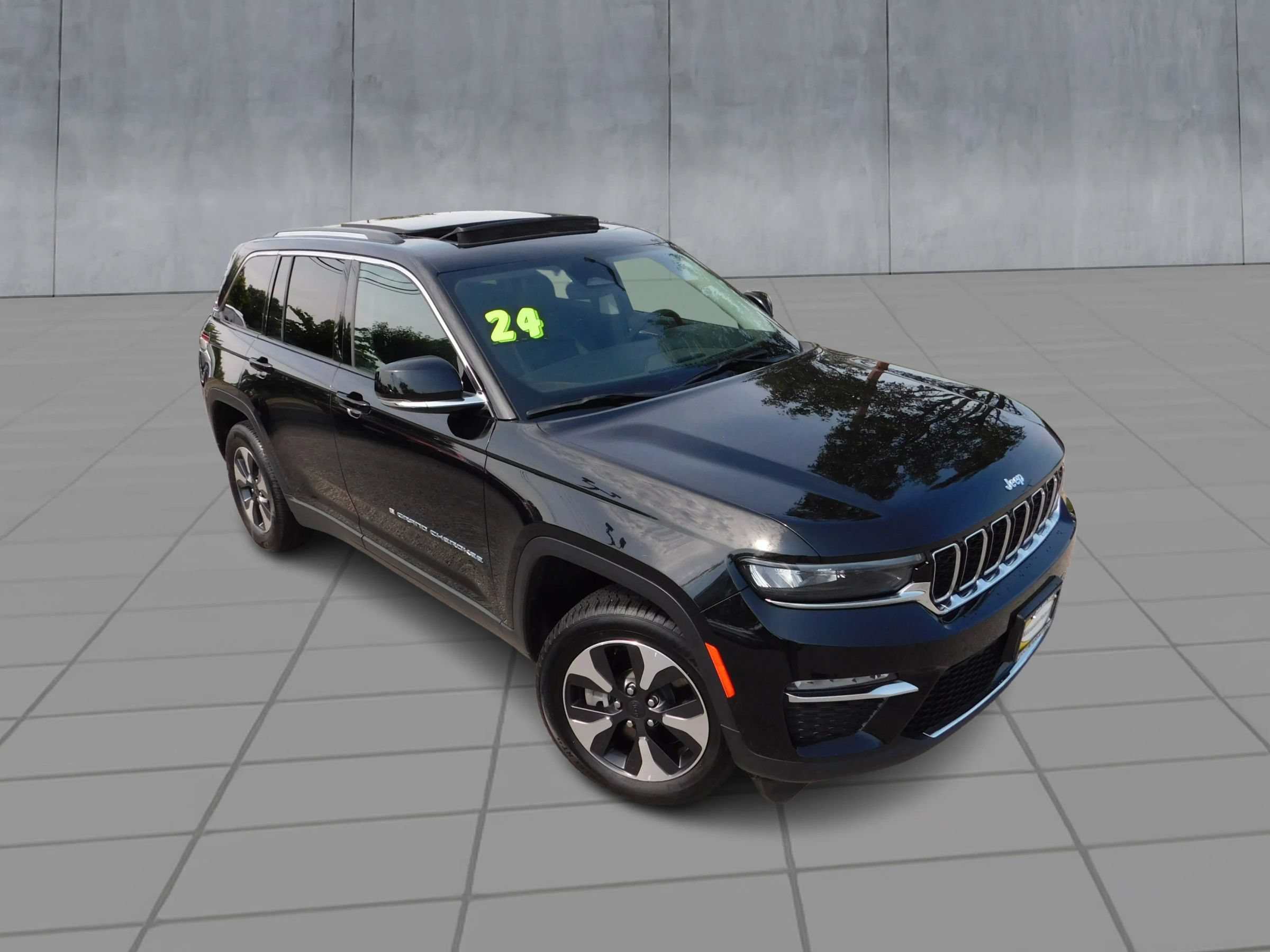 Used 2024 Jeep Grand Cherokee Limited 4xe AWD/4WD image 2