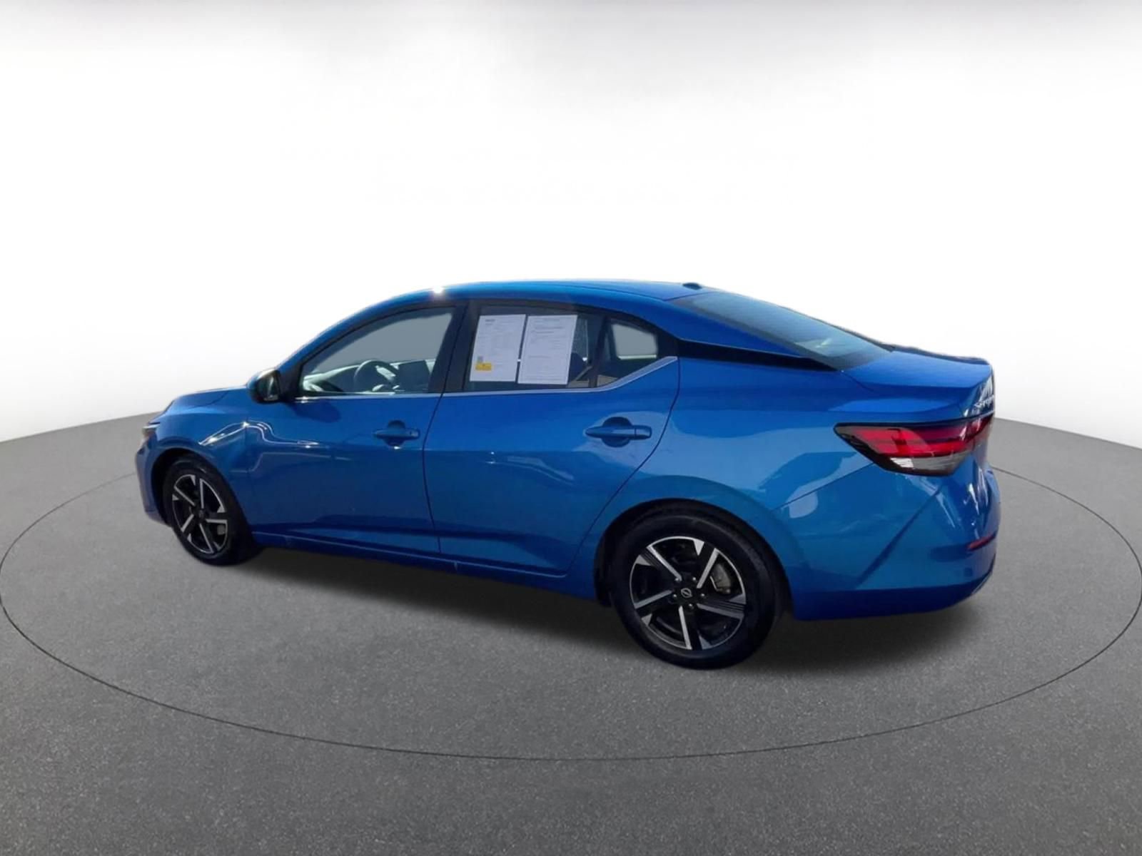 Used 2025 Nissan Sentra SV FWD image 10