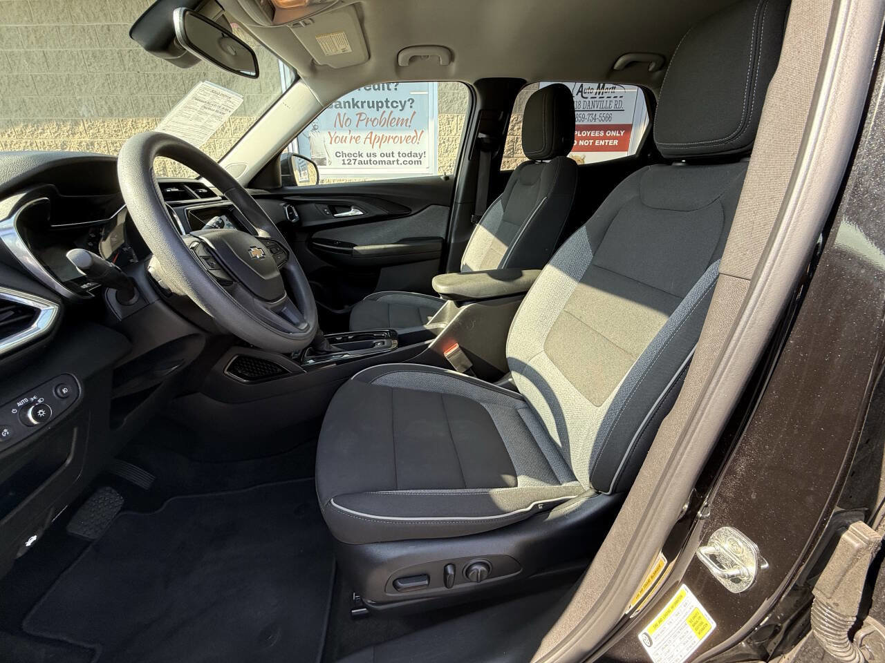 Used 2023 Chevrolet TrailBlazer LT w/ Convenience Package image 8