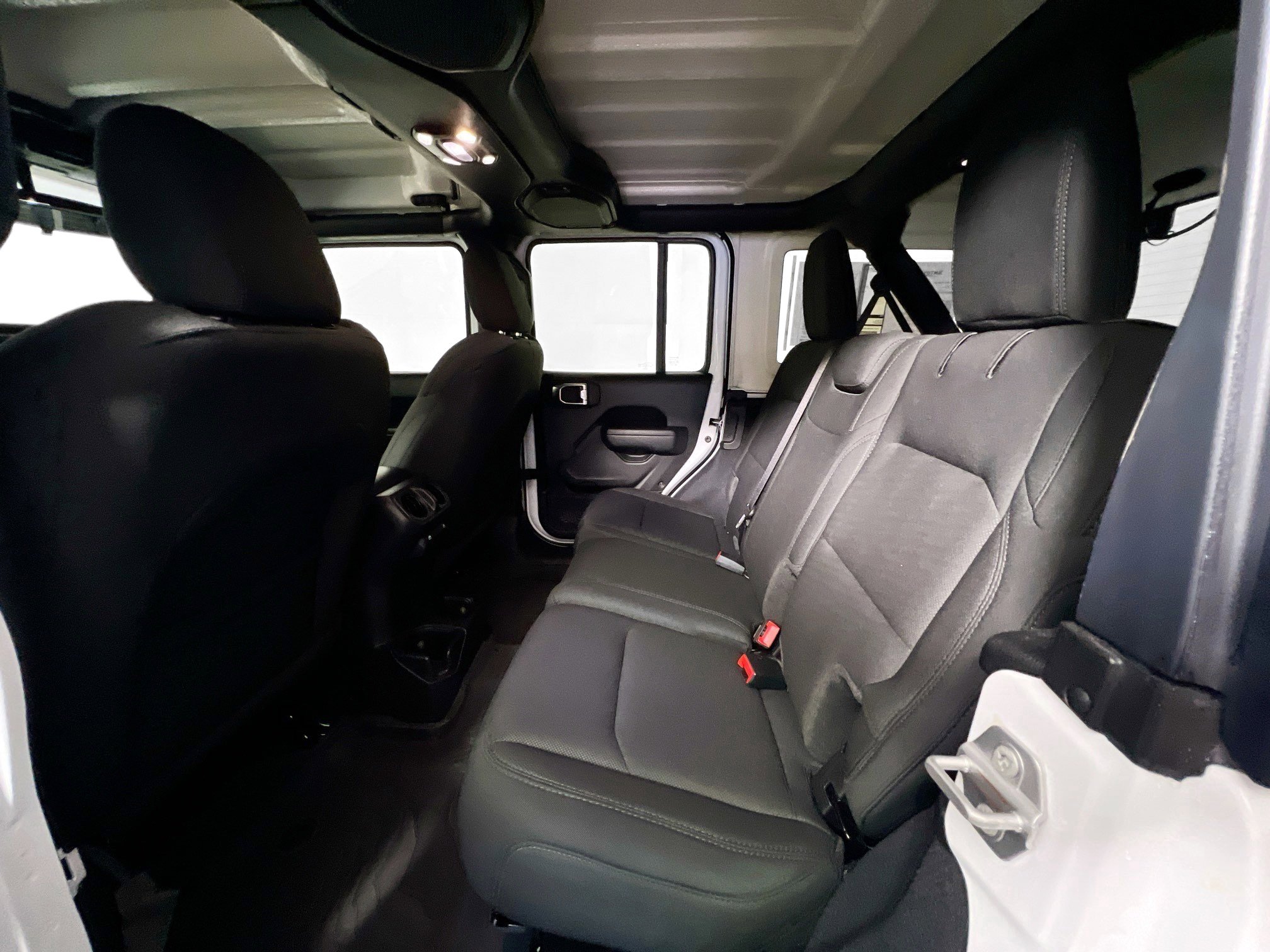 Used 2023 Jeep Wrangler Unlimited Sport AWD/4WD image 29