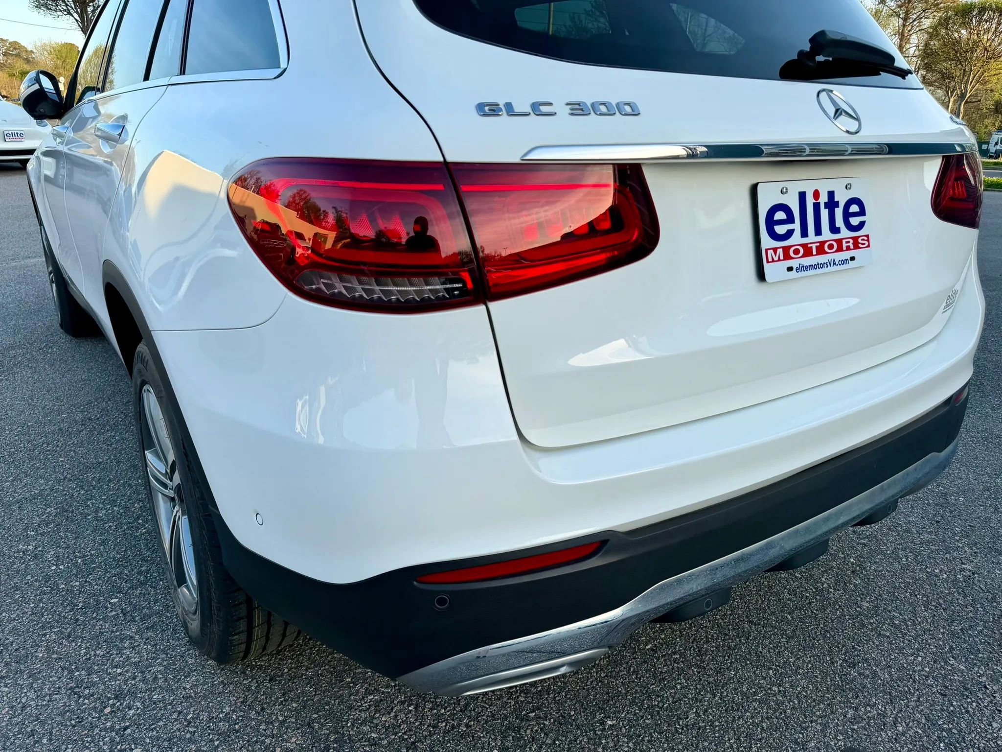 Used 2022 Mercedes-Benz GLC 300 4MATIC w/ Multimedia Package Lite image 14