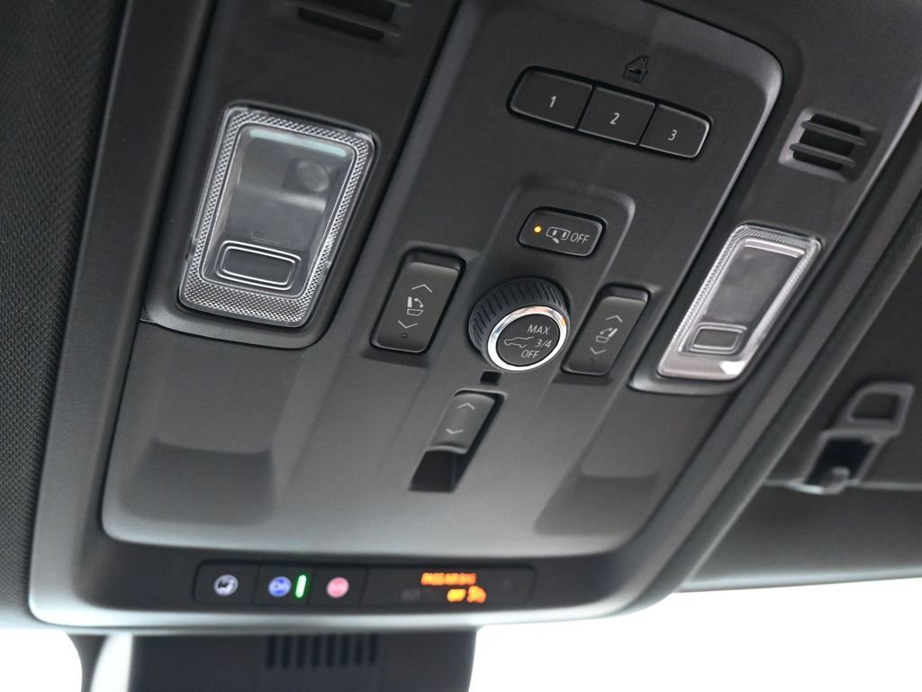 Used 2024 Chevrolet Tahoe High Country image 28