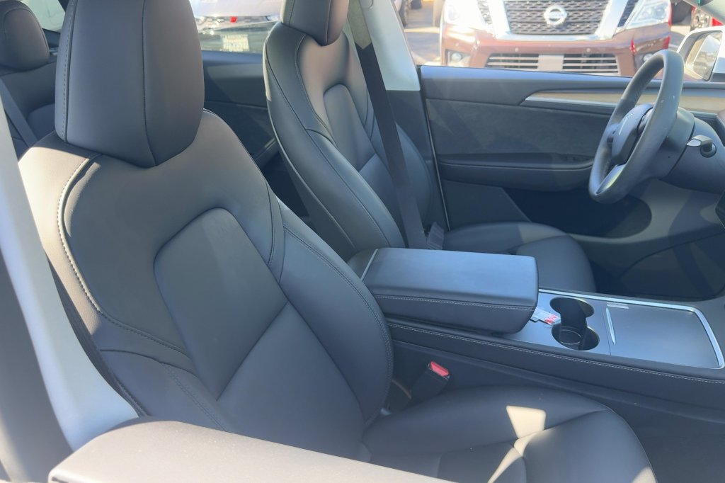 Used 2023 Tesla Model Y Long Range AWD/4WD image 15