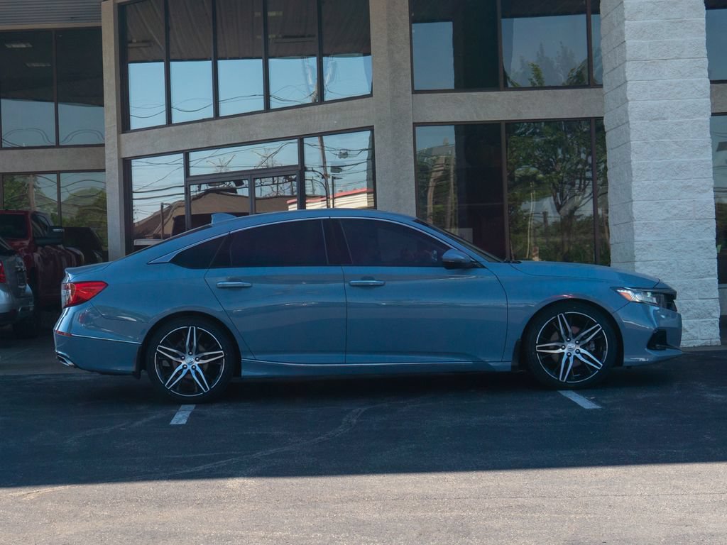 Used 2022 Honda Accord Touring image 2